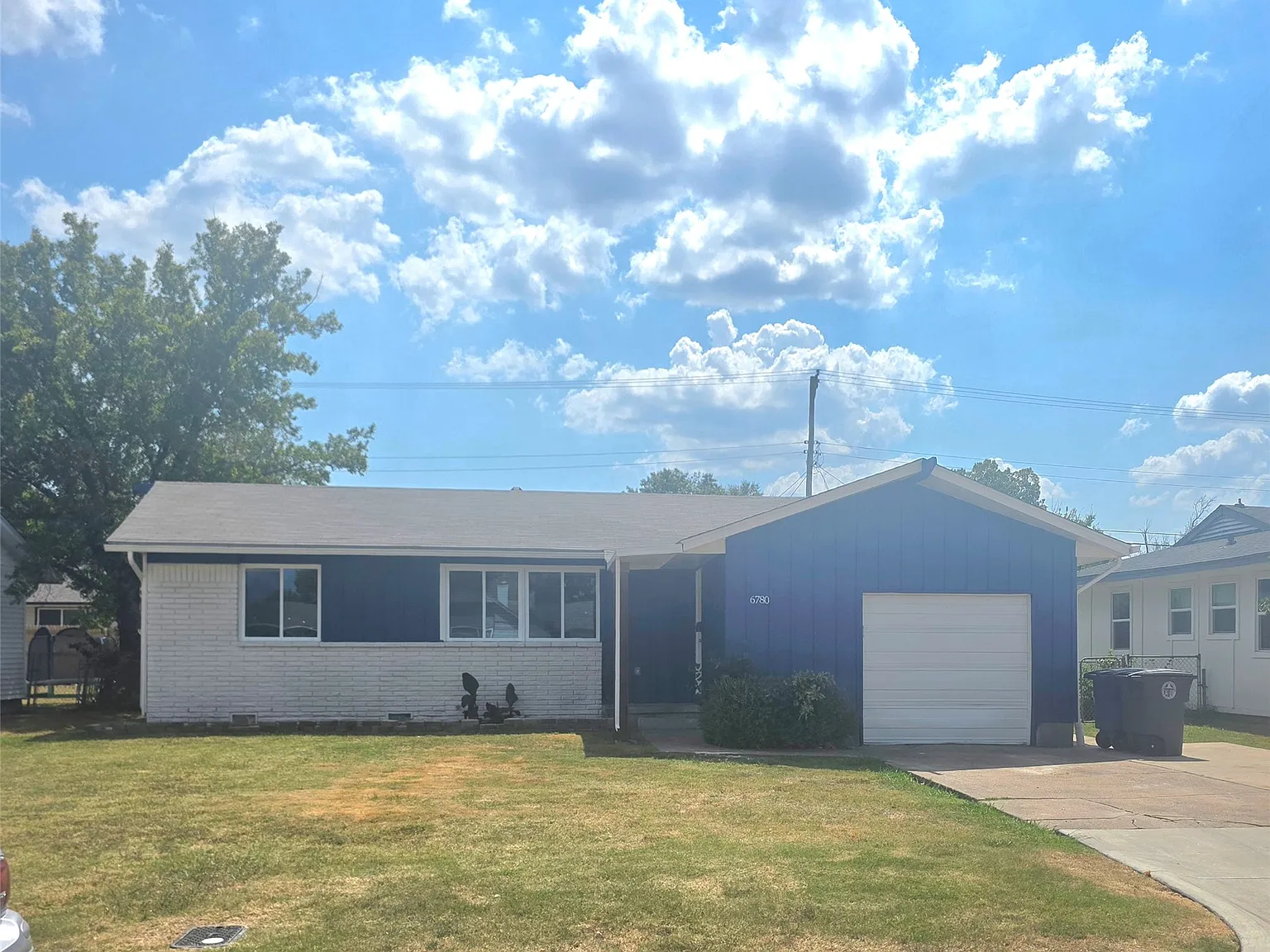 3 bed, 1.0 bath, 920 sqft, $1,600 — Photo 1