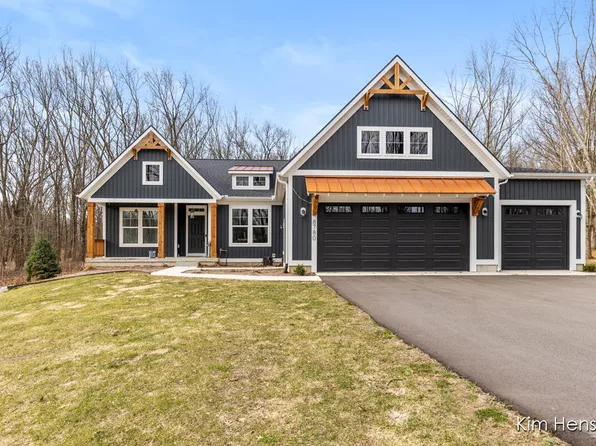 8780 Bentham Ct, Rockford, MI 49341