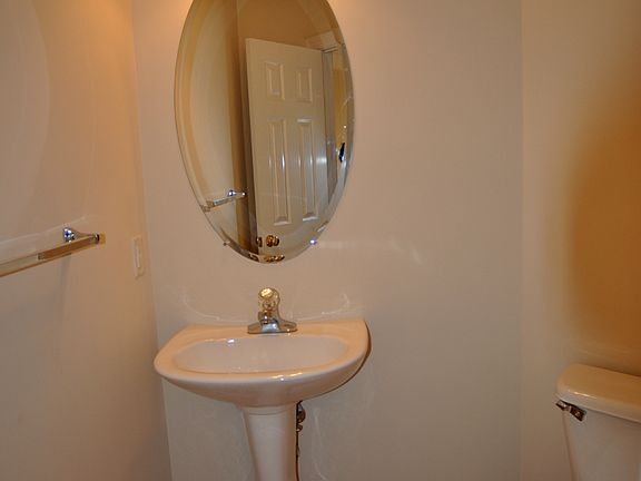 5th image of 1120 Keokuk Ter NE