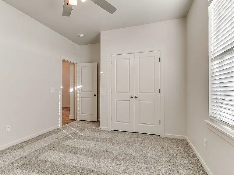 16025 Zamora Ln — Photo 11