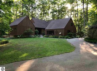 7310 Stolt Rd, Charlevoix, MI 49720