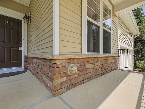 2nd image of 504 Bouree Cir