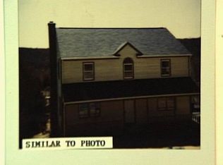 3 Hedge Mdw, Newtown, CT 06470