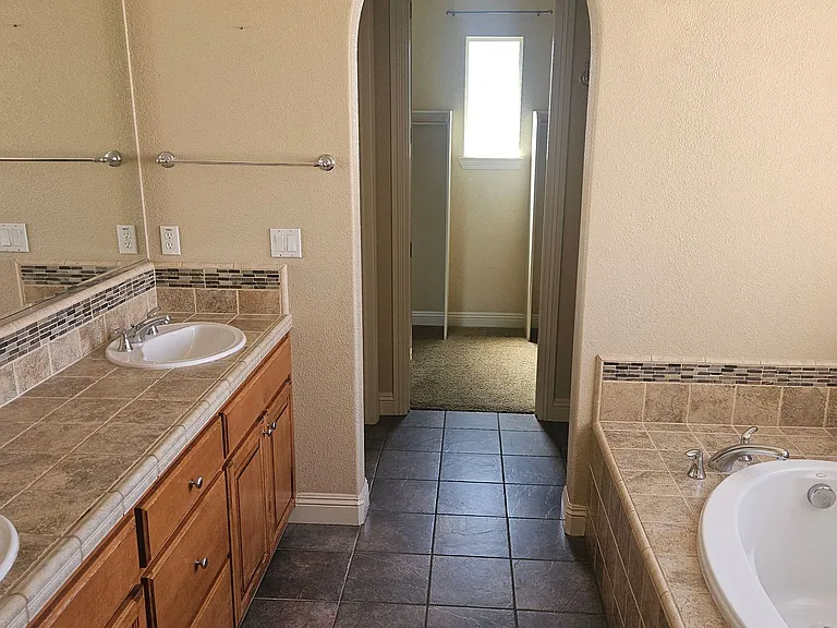 3009 Worchester Way — Photo 12