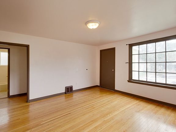 5th image of 607 Frisco St