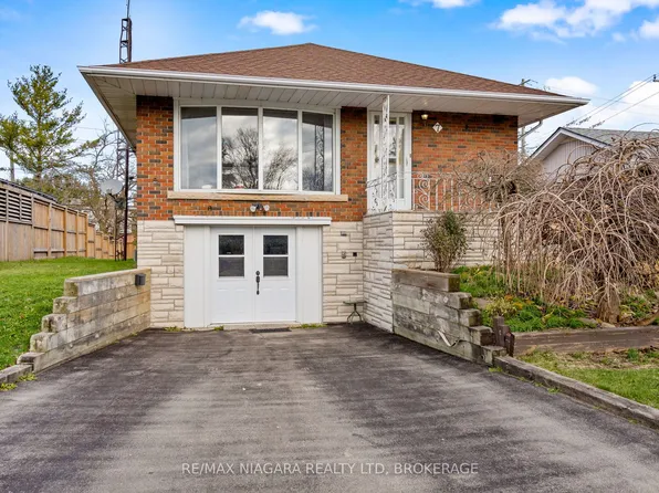 7 S Crescent St, Pt Colborne, ON L3K 1R1