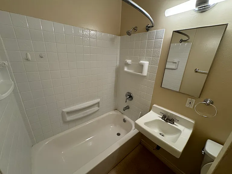 2826 Telegraph Ave — Photo 20
