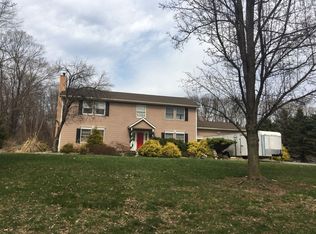 9 Deerfield Rd, Oxford, NJ 07863