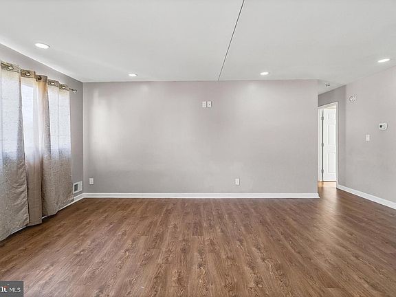 5th image of 116 Juniper Ct