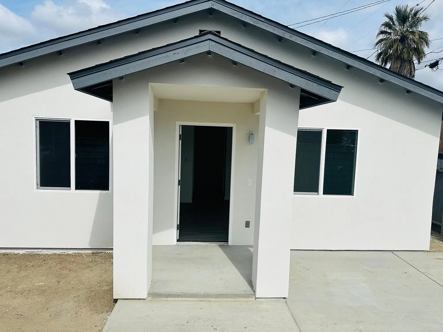 2 bed, 742 sqft, $1,600 — Photo 2
