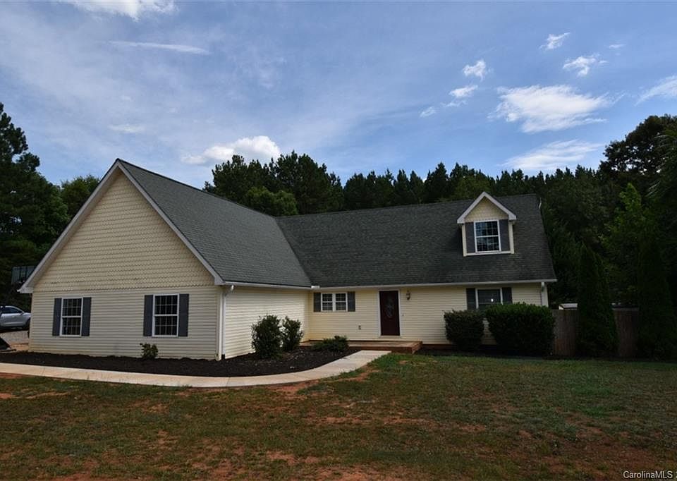 2nd image of 145 Stone Way Ln