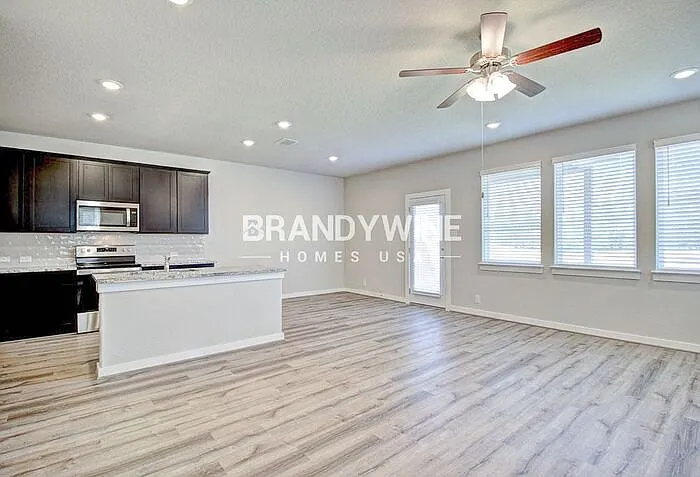 3 bed, 2.5 bath, 1691 sqft, $1,832 — Photo 4