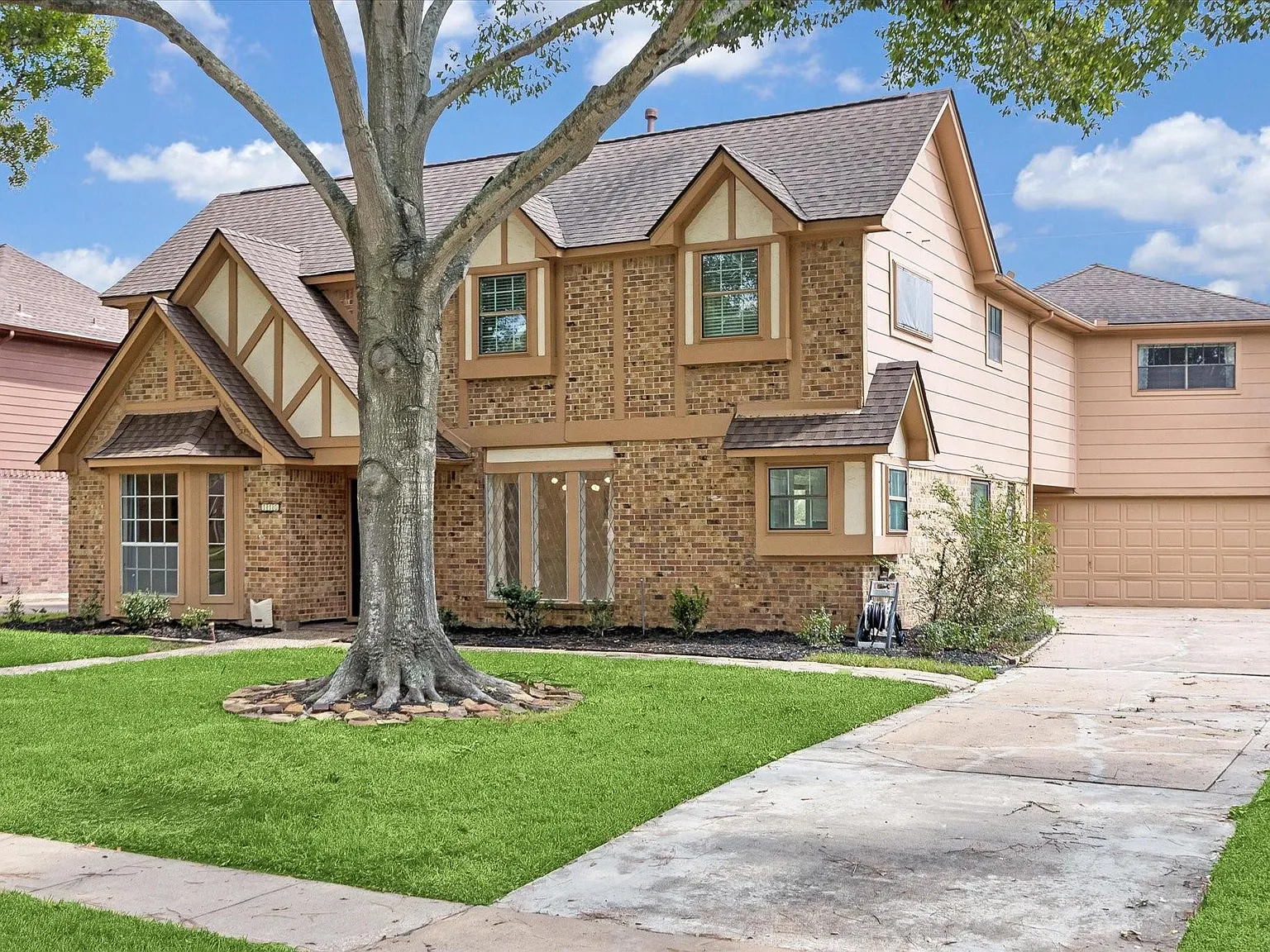 5 bed, 3.5 bath, 3594 sqft, $3,100 — Photo 3
