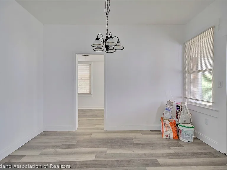 199 E Camphor St — Photo 13