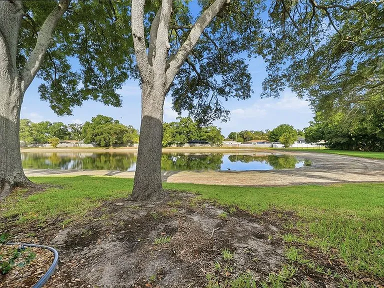 3821 N Oak Dr #J21 — Photo 21