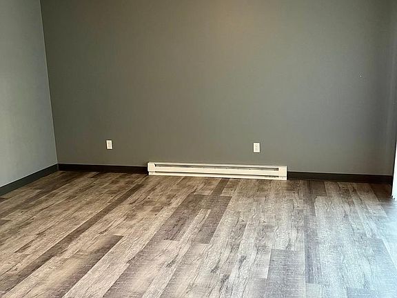 4th image of 530 E 3rd St APT F