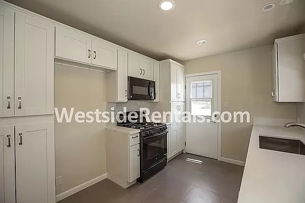 1760 Malcolm Ave #1760 — Photo 8