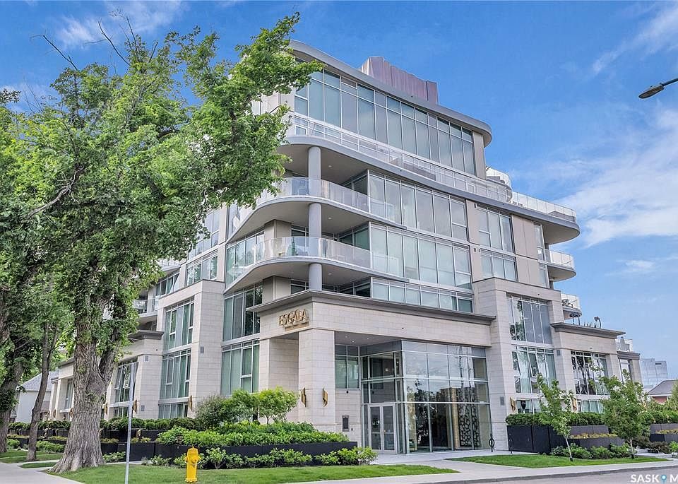 1st image of 637 University Dr #203