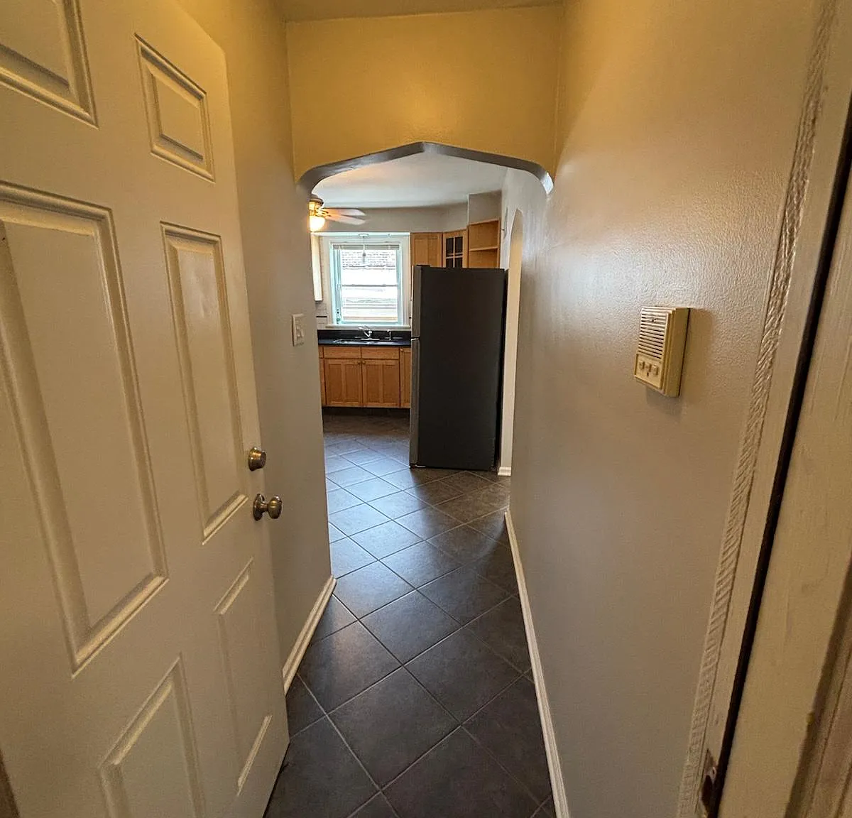 2 bed, 1000 sqft, $1,800 — Photo 1
