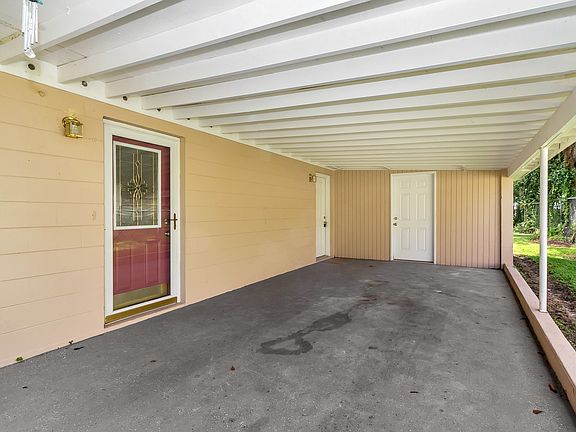 3rd image of 220 Crevasse St