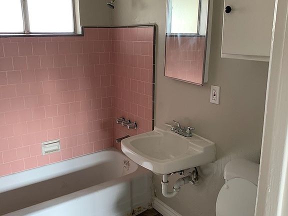 3rd image of 757 N H St APT 39