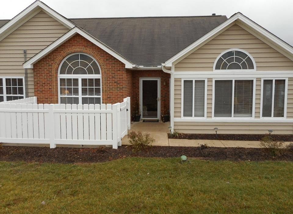 1st image of 122 Avonlea Pl #20B