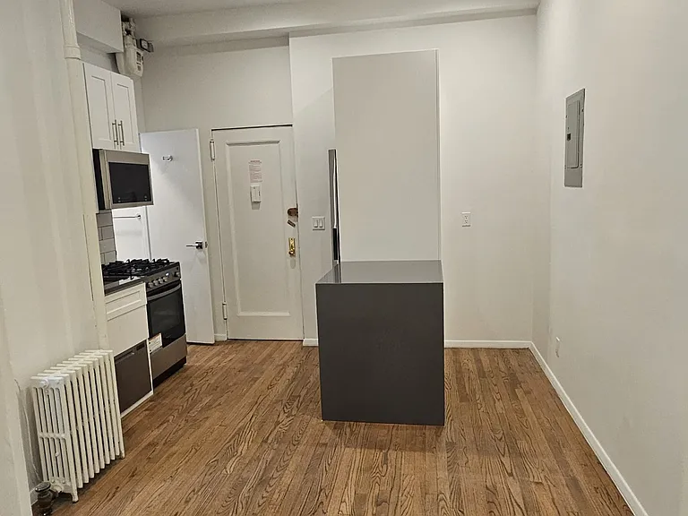 92 Grove St #14 — Photo 1