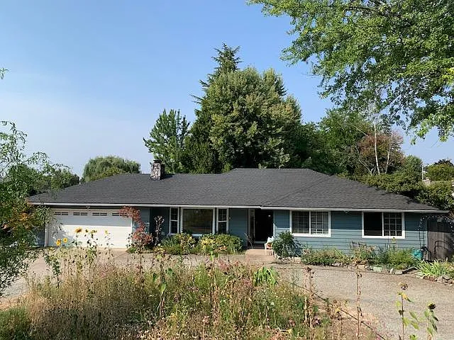 2125 Spring St photo 1