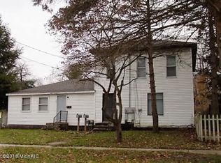 302 E Saint Marys St, Decatur, MI 49045