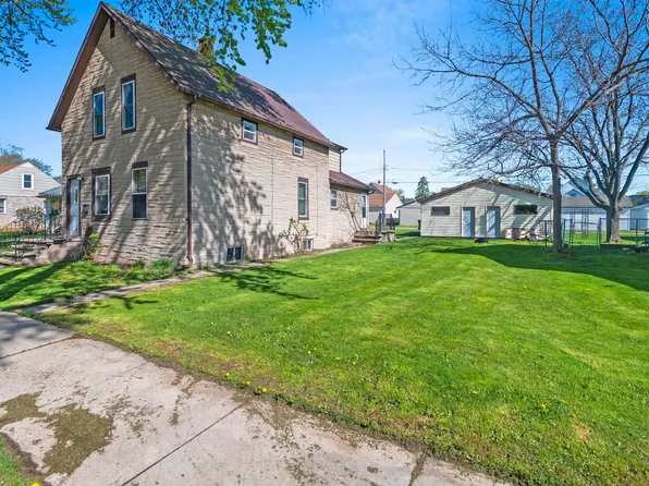 514 W 8th St, Kaukauna, WI 54130
