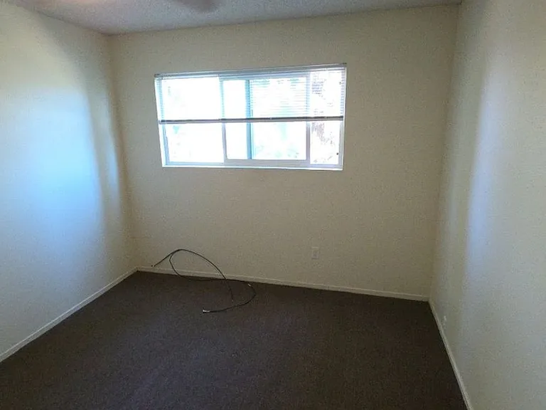 209 Wright Ln — Photo 6