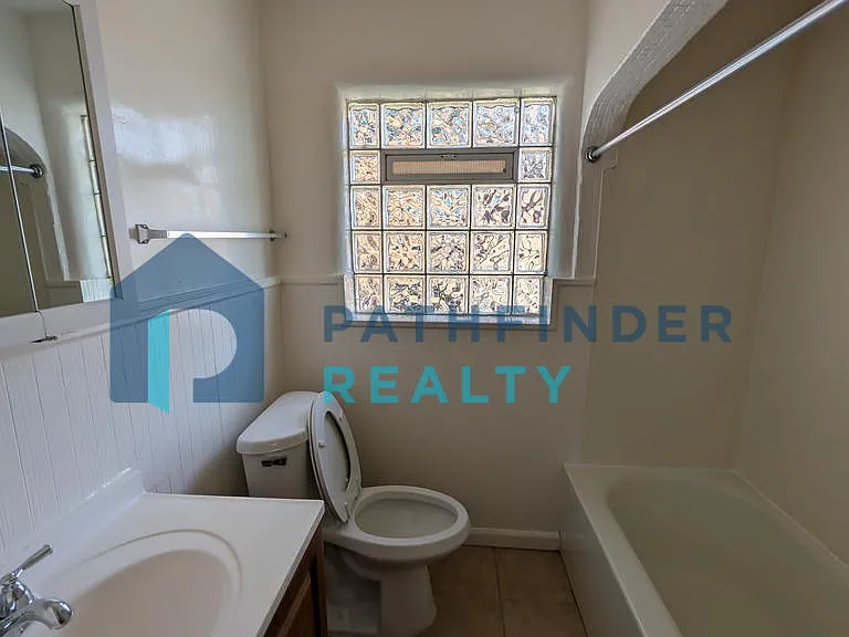 53 W Maplewood Ave — Photo 15