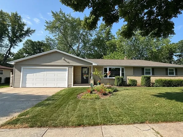 1724 Juniper Dr, Green Bay, WI 54302