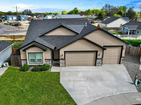 102 Thunder Mountain Ct, Homedale, ID 83628