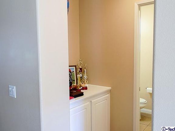 5th image of 10259 Susan Ave