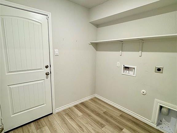 2nd image of 3908 Lorenzen Ct