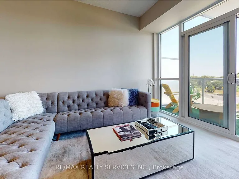 2093 Fairview St #507 — Photo 6