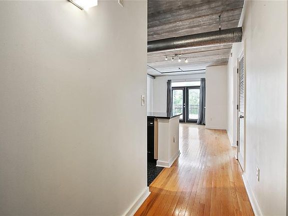 3rd image of 800 Peachtree St NE APT 1406