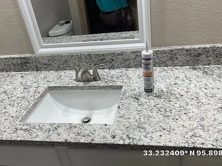2816 Windy Dr — Photo 3