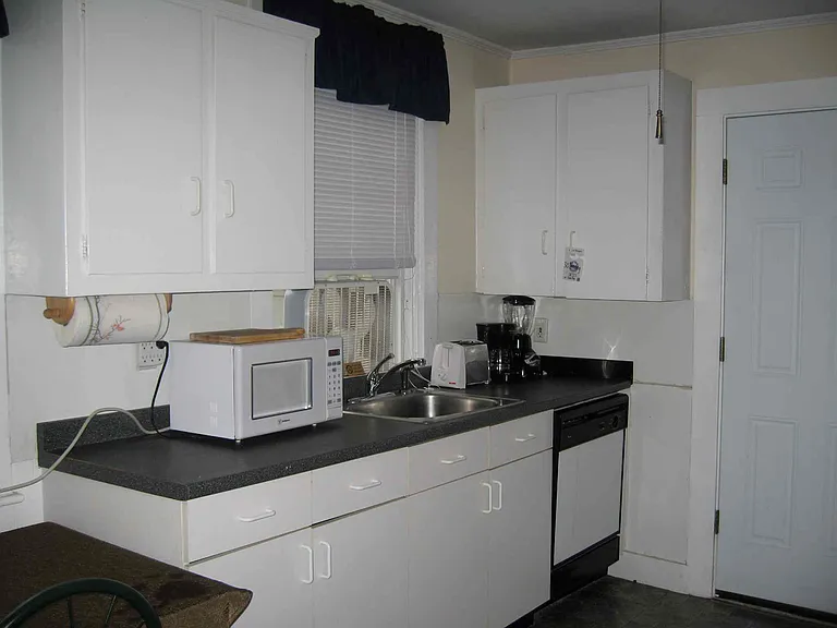 30 Young St #2 — Photo 4