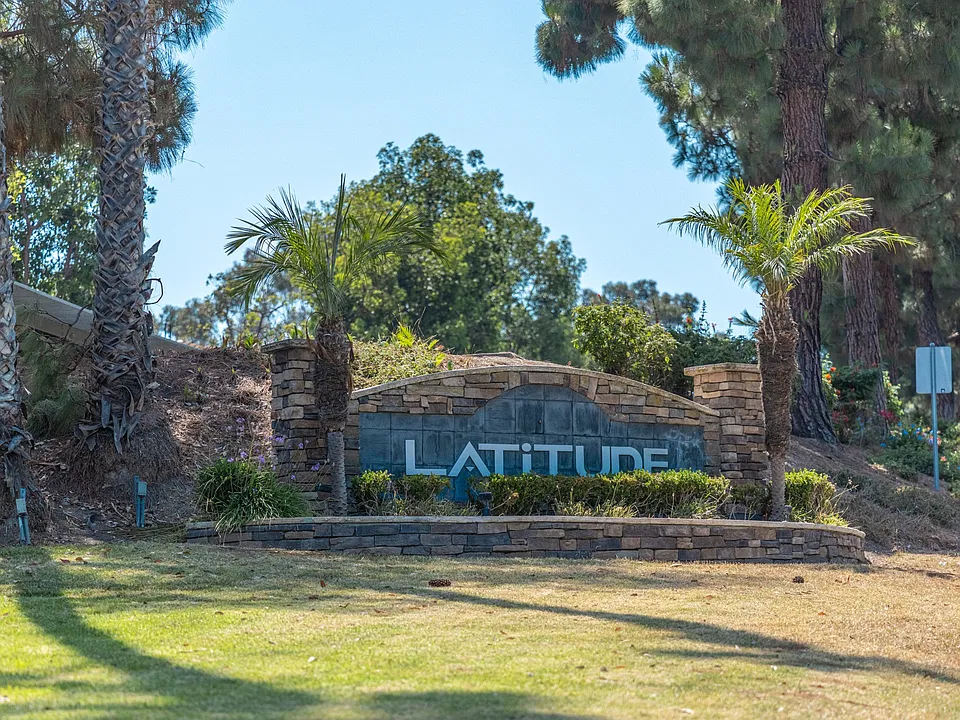 Task Manager Sign In 3615 Ash St San Diego CA | Zillow