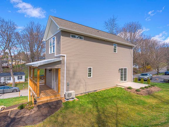 5th image of 495 School Ln
