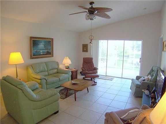 4th image of 8113 Stirrup Cay Ct
