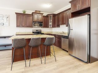 22363 Selkirk Ave #401, Maple Ridge, BC V2X2X6