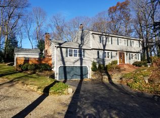 16 Old Oak Rd, Trumbull, CT 06611