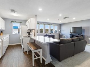 36 Dunham Rd APT 302, Beverly, MA 01915