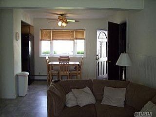 3rd image of 4 Hoover Ln
