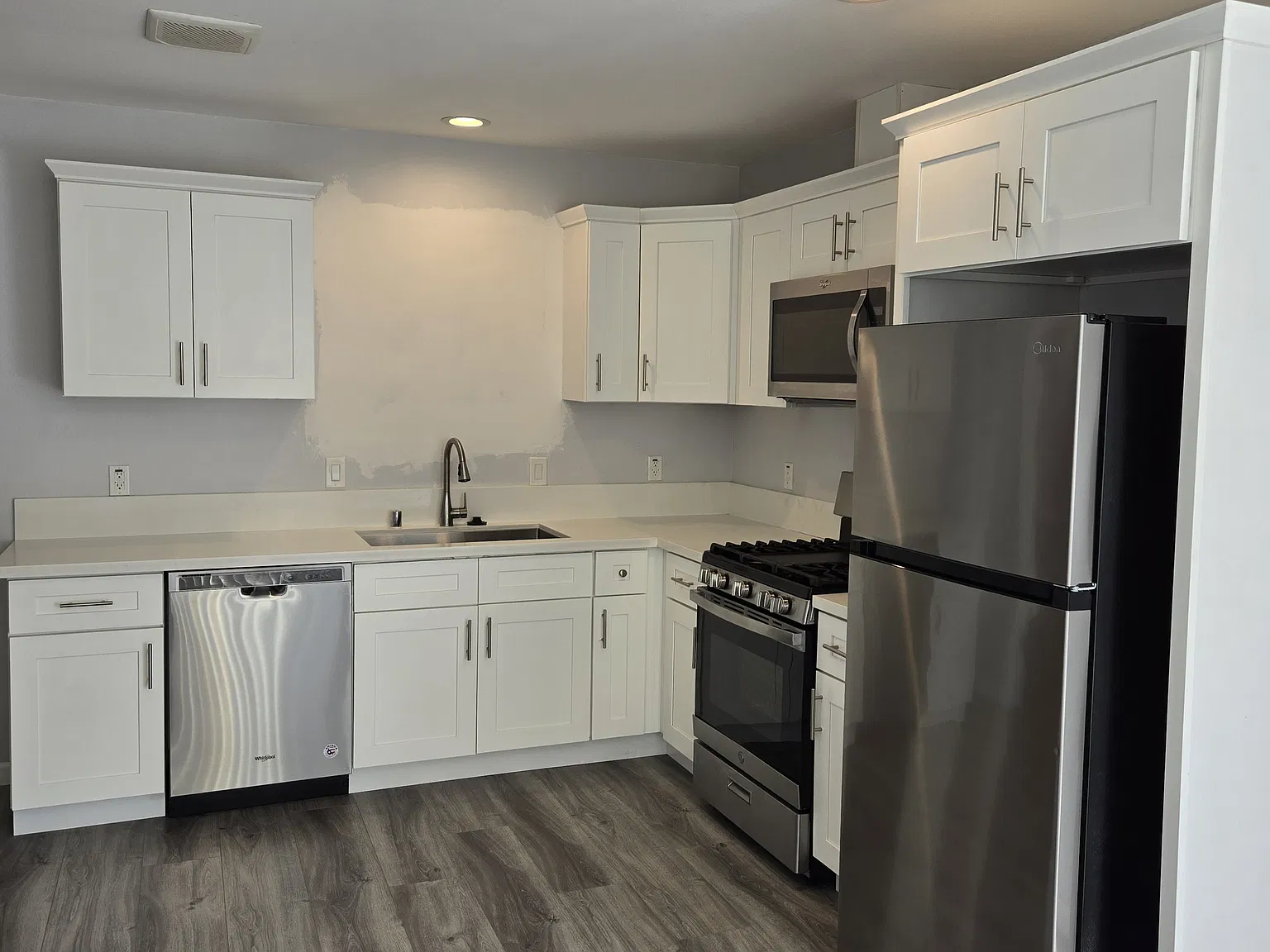 537 Hawaiian Ave — Photo 4