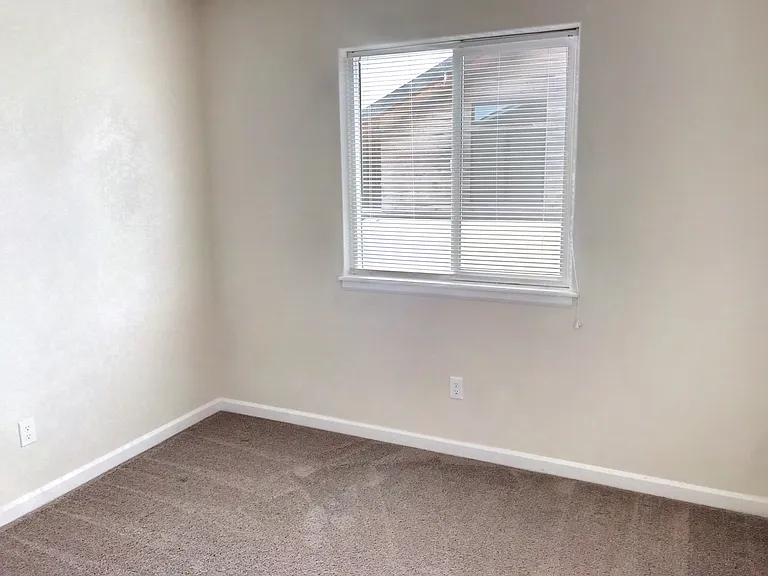 1030 Alturas Dr — Photo 15