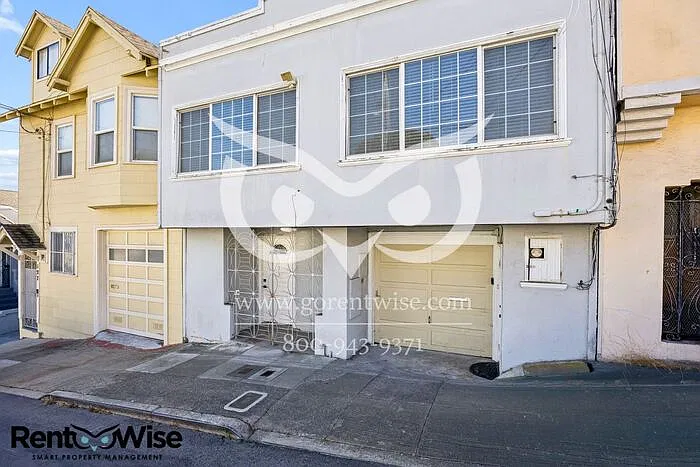2 bed, 1.0 bath, 900 sqft, $4,200 — Photo 3